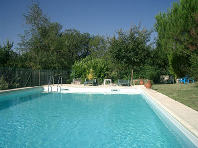 La piscine du gîte Les Hortalis